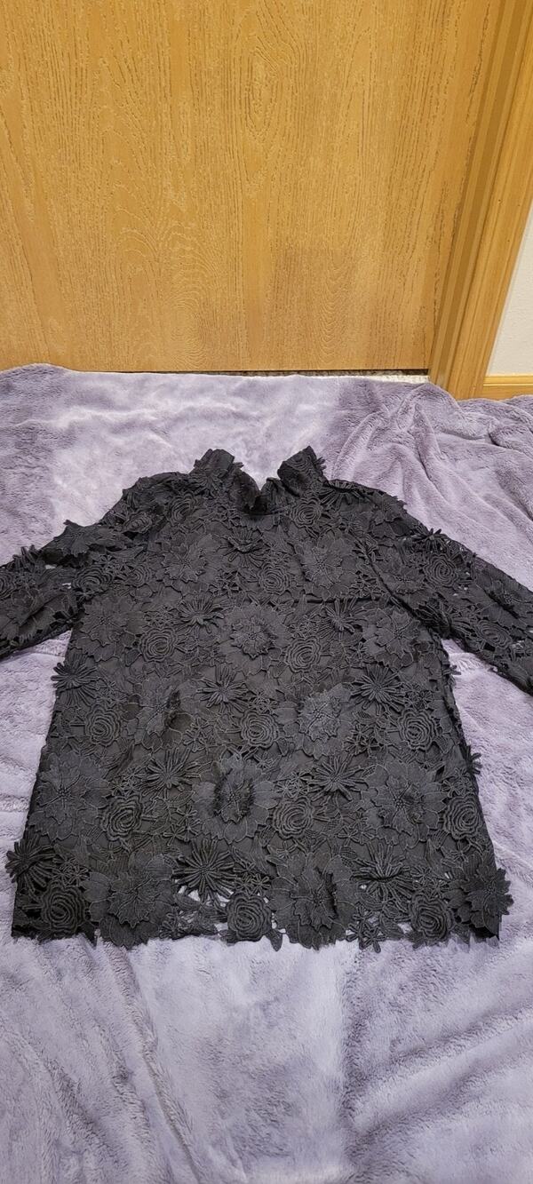 Tuckernuck Black Floral Lace Blouse Women L 3D Guipure Ruffle Neck Top Holiday